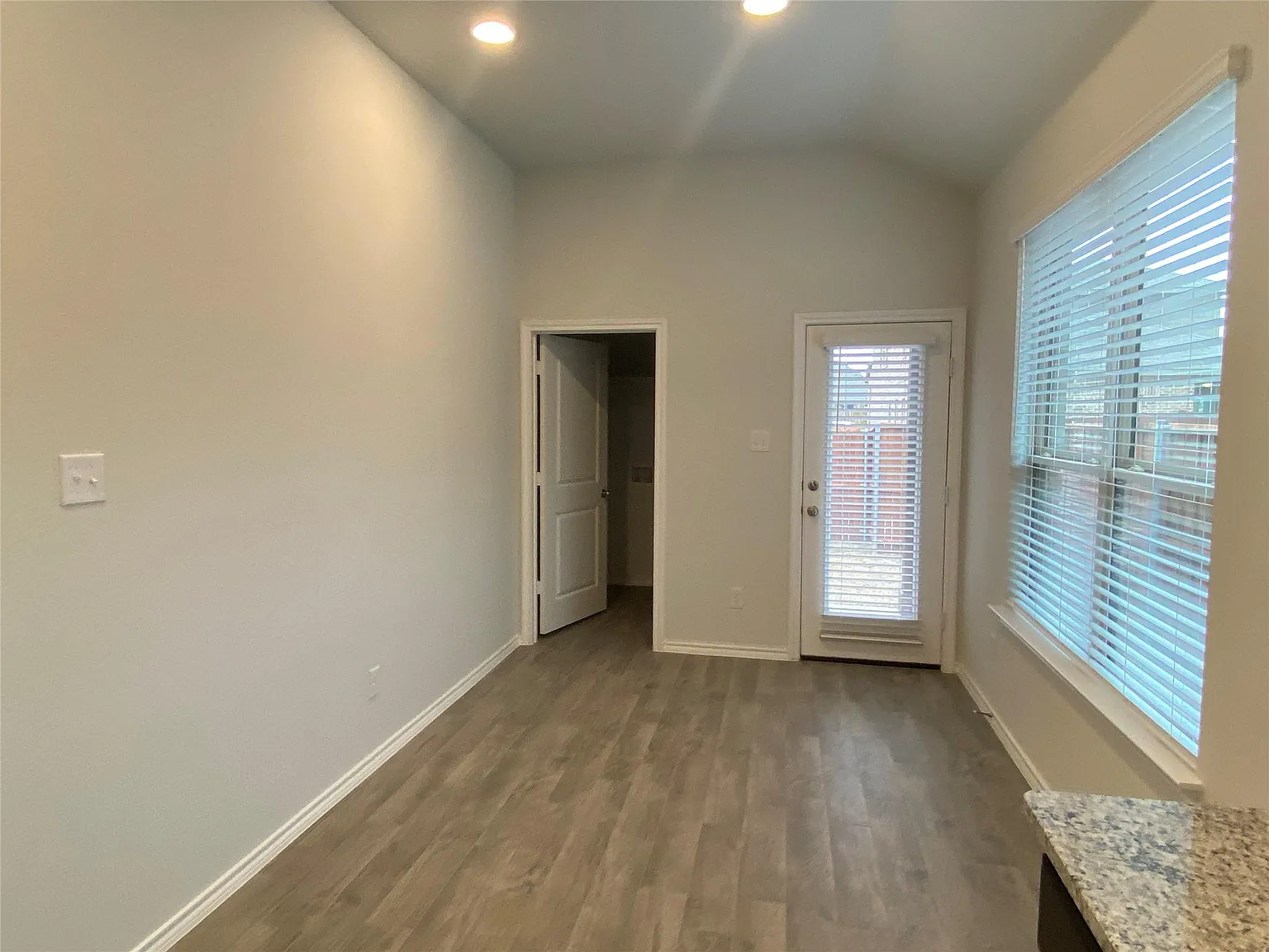 3 bed, 1723 sqft, $1,995 — Photo 3