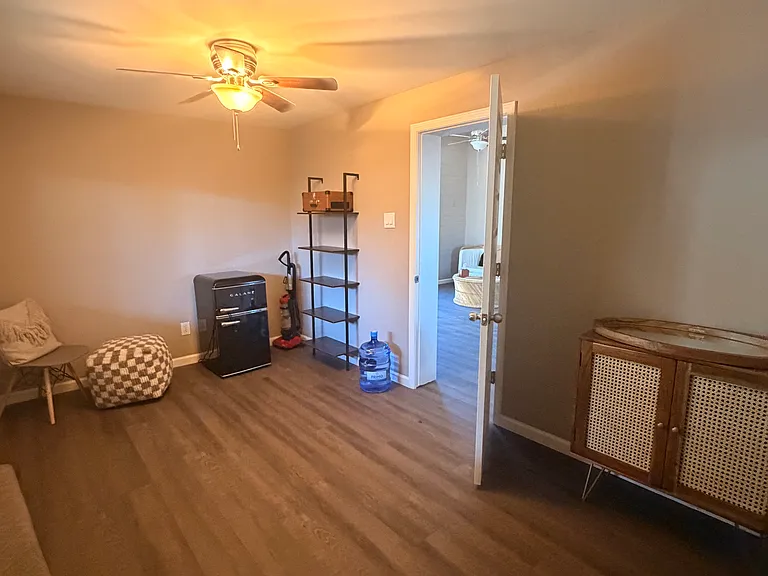 1824 E Don Carlos Ave — Photo 10