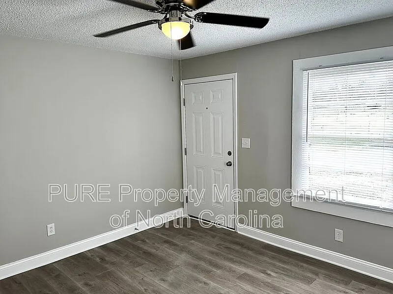 2 bed, 1.0 bath, 728 sqft, $895 — Photo 3