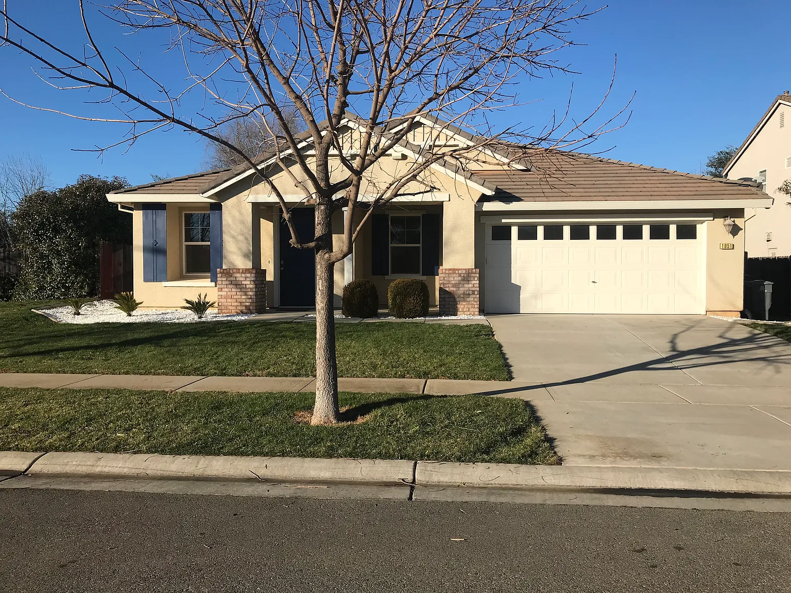1951 Mission Ct — Photo 2