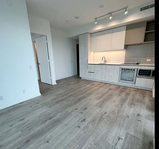 7890 Jane St #1112 — Photo 5