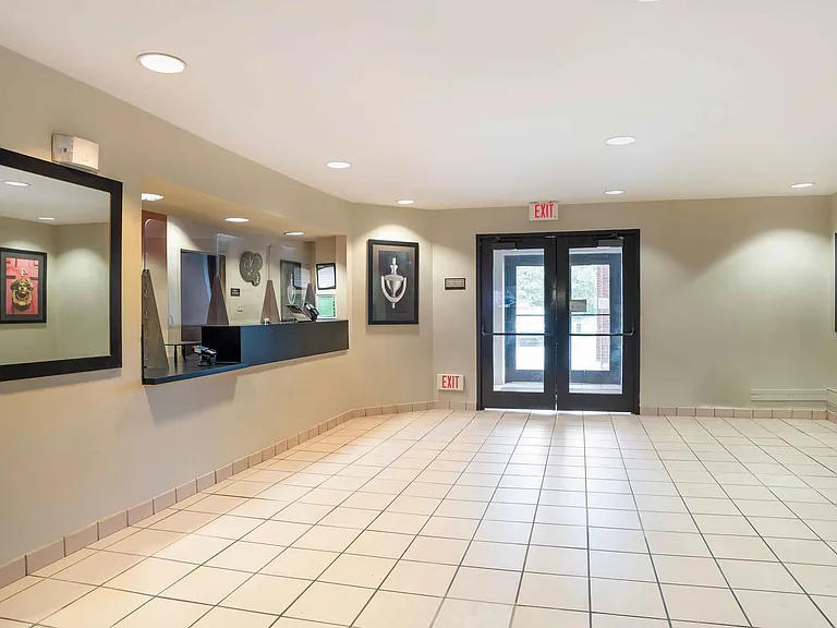 Lobby and Guest Check-in