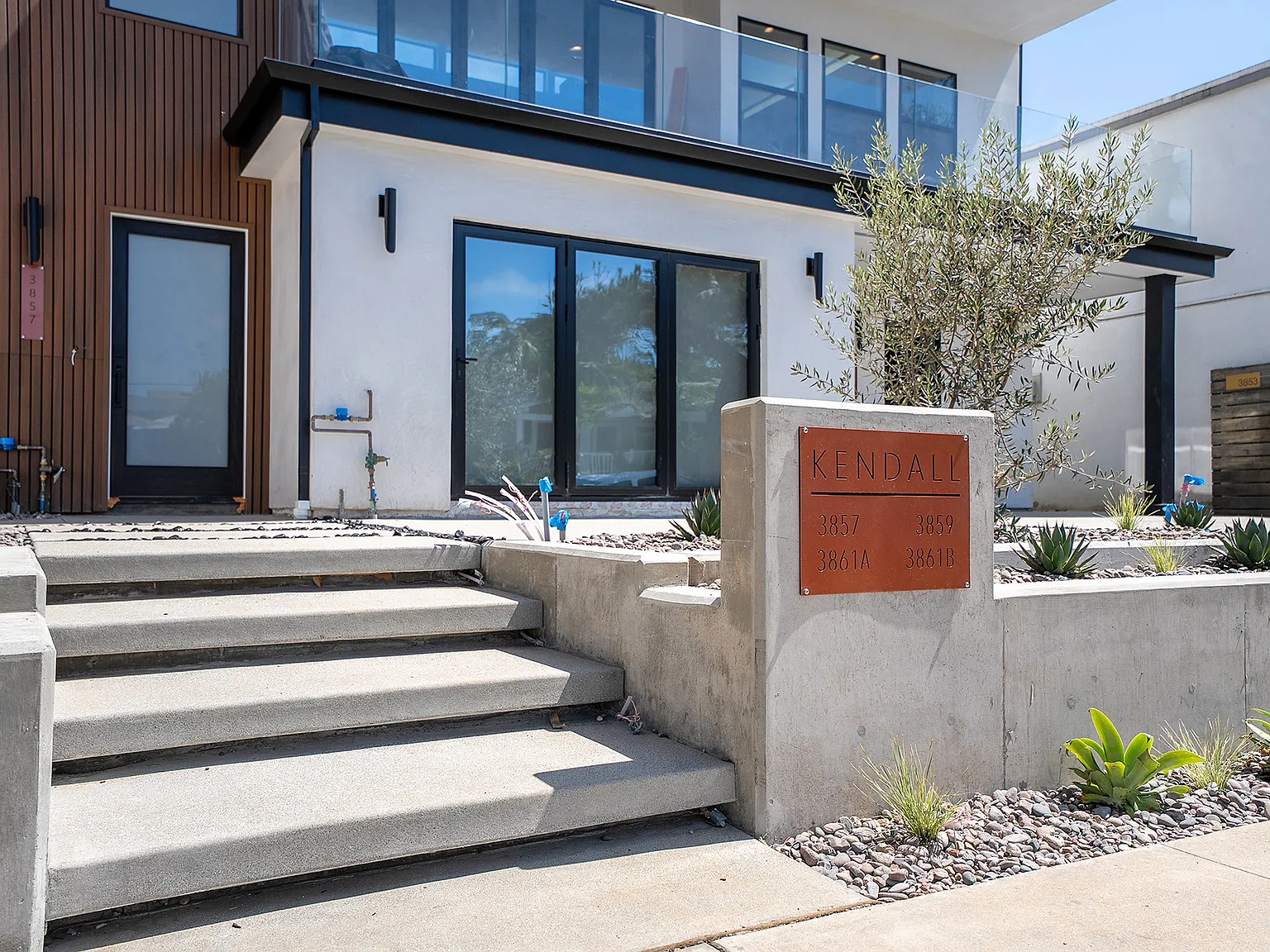 3 bed, 1243 sqft, $9,000 — Photo 3