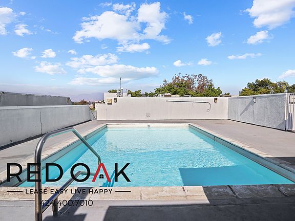 3rd image of 8309 Cedros Ave APT 111