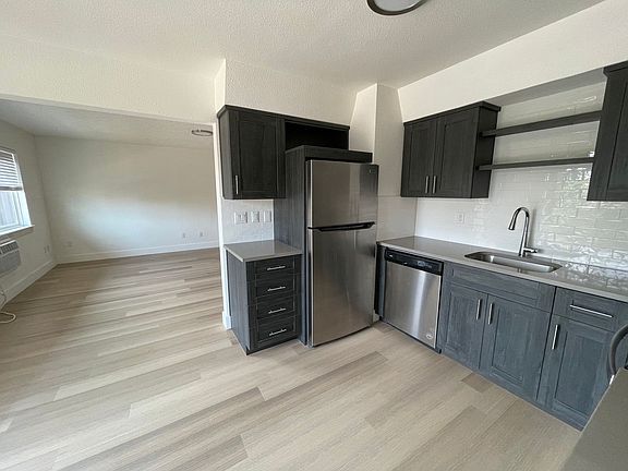 4th image of 900 Court St #202