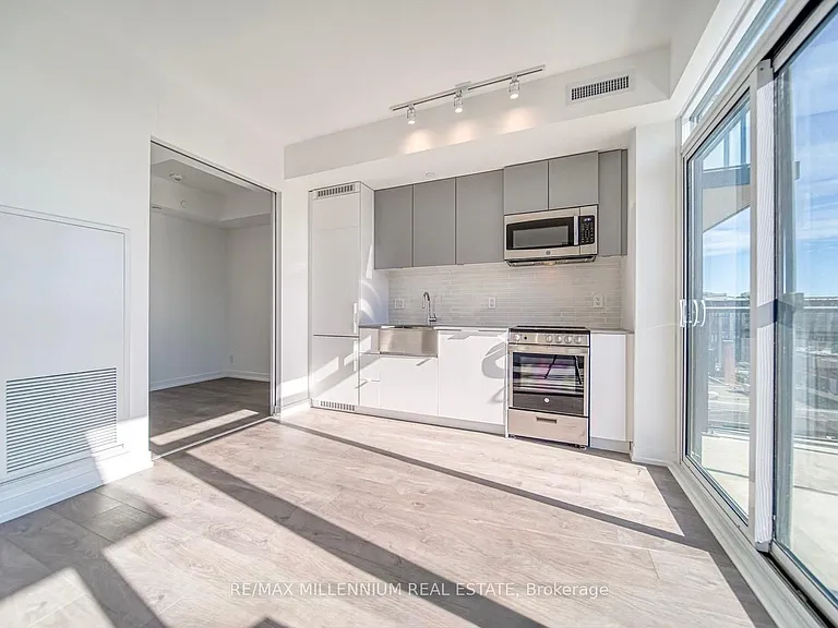 270 Dufferin St #606 — Photo 9