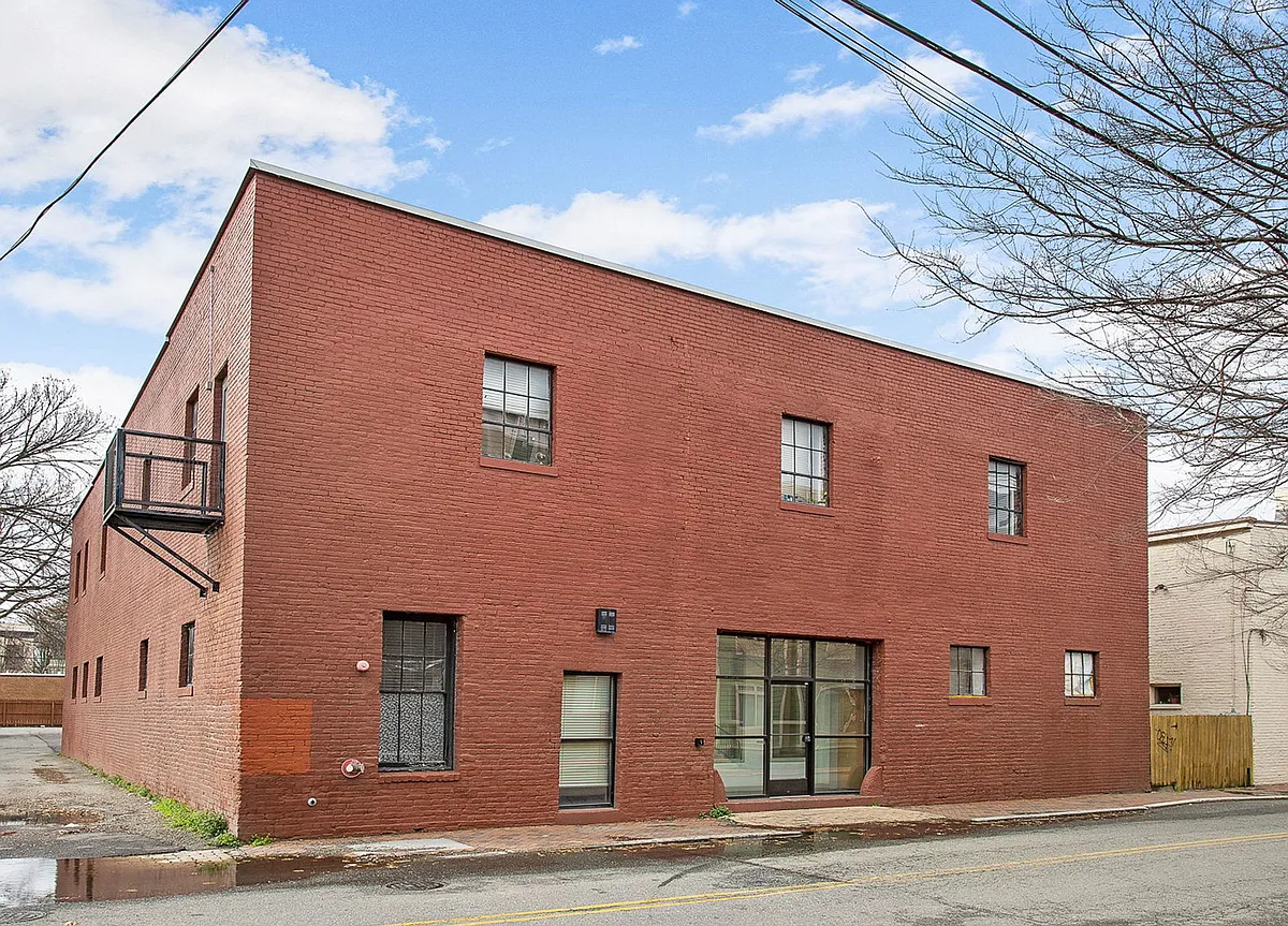 Building Photo - 7 E Jackson St
