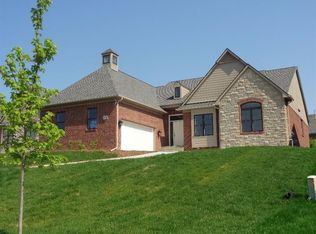 2340 Quaker Ridge Dr, Ann Arbor, MI 48108