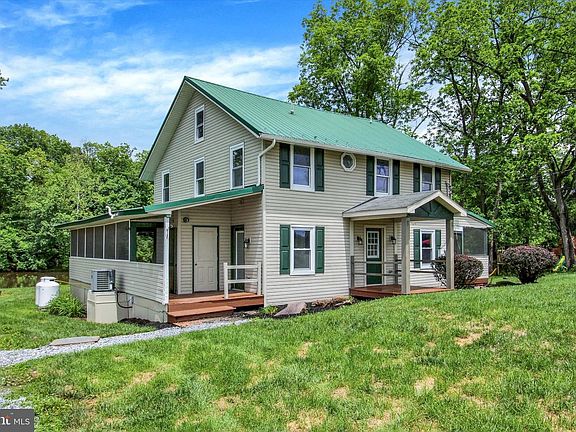 3rd image of 210 Cottage Dr