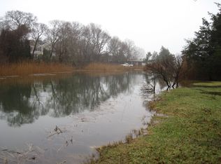 156 Springville Rd, Hampton Bays, NY 11946