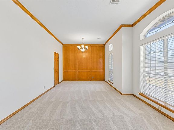 5th image of 1800 Coopers Hawk Ct
