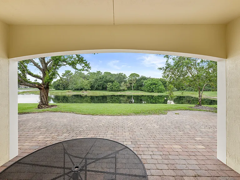 6752 Osage Cir — Photo 32