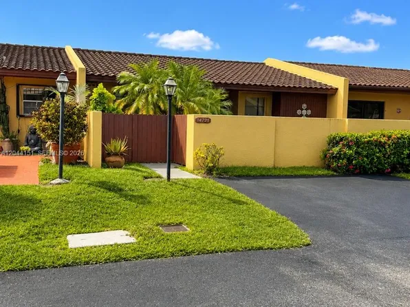14725 SW 86th Ln, Miami, FL 33193