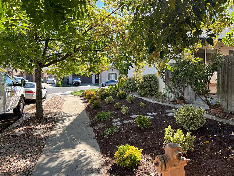 2441 Jessica Cir — Photo 37