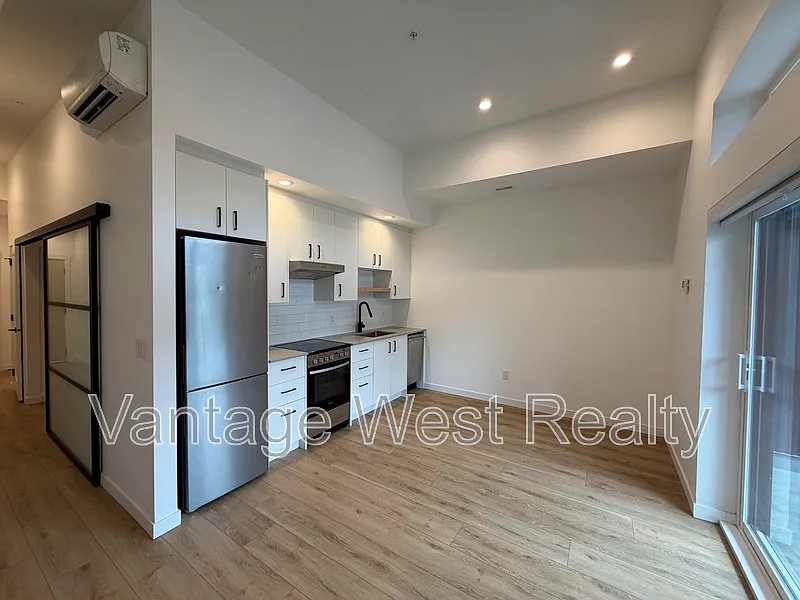 660 Cawston Ave #110