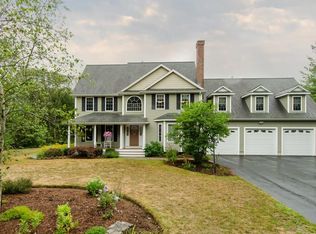 31 Round Farm Rd, Rehoboth, MA 02769