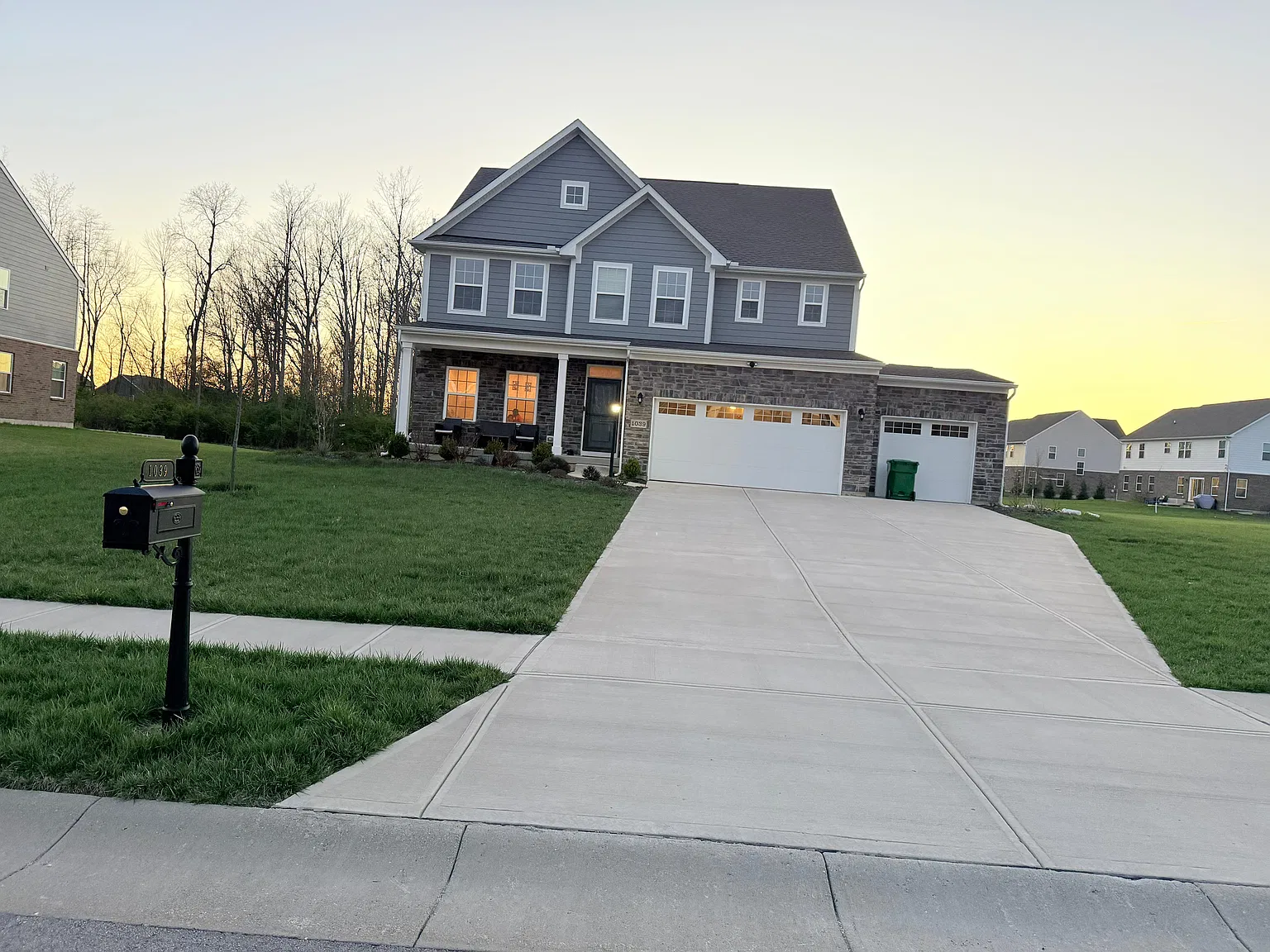 5 bed, 3210 sqft, $3,999 — Photo 1