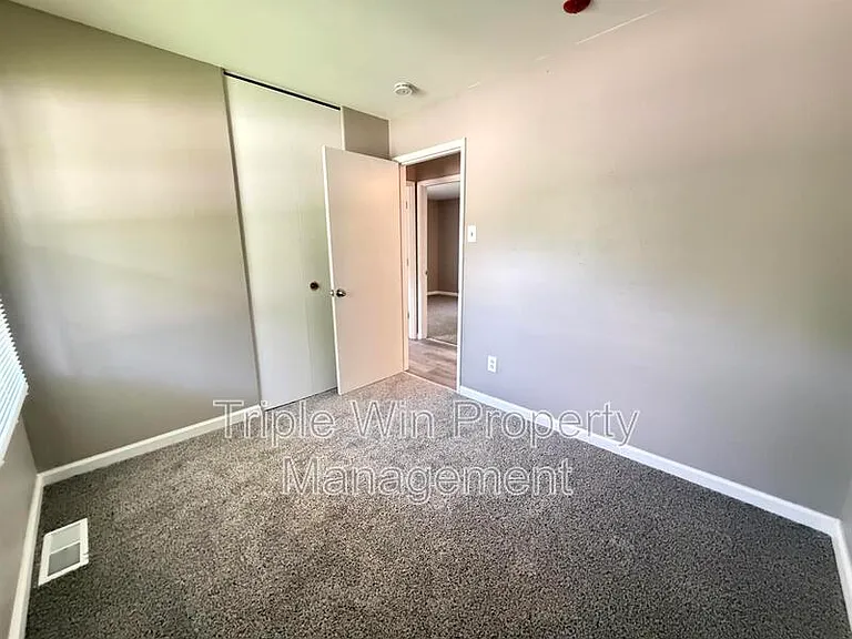 7250 Howdershell Rd — Photo 8