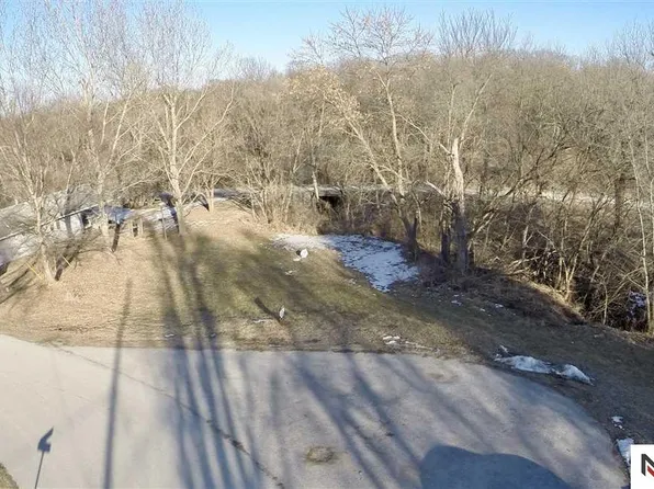 8207 Auburn Rd, Plattsmouth, NE 68048