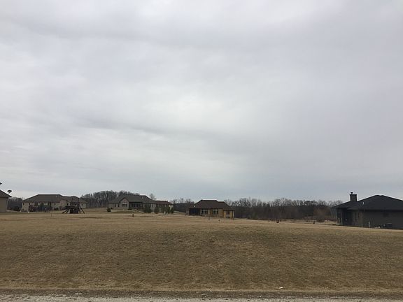 4th image of W229S6540 Garrett Dr