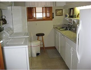 3rd image of 4008 Fairfield St