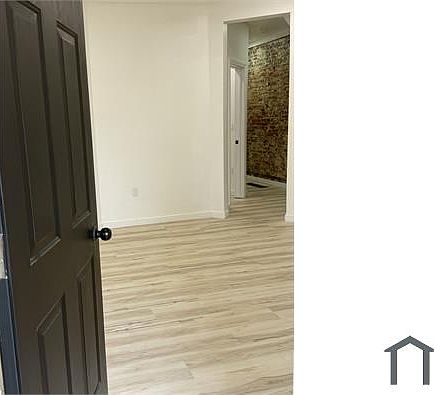 2nd image of 5804 Lansdowne Ave APT A