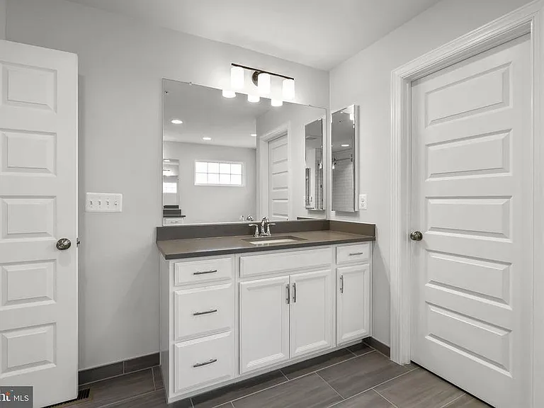 5604 Big Huntingdon Ln — Photo 32