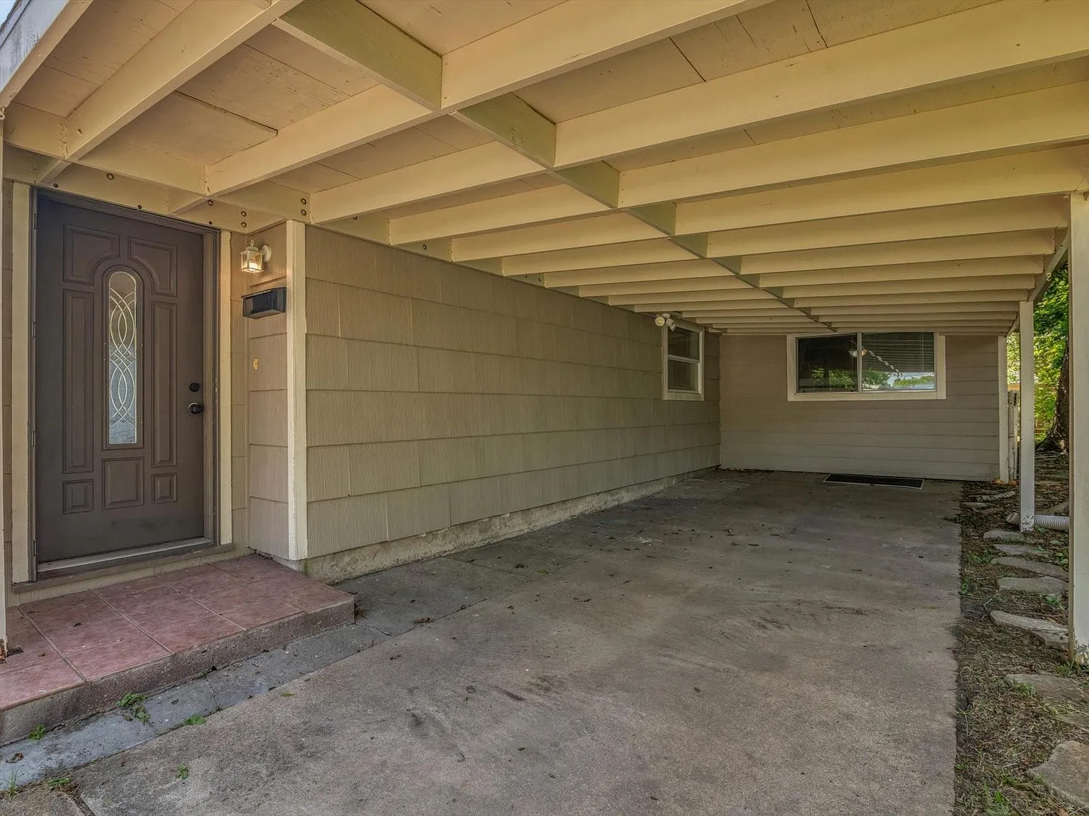 3 bed, 2.0 bath, 1838 sqft, $2,395 — Photo 4