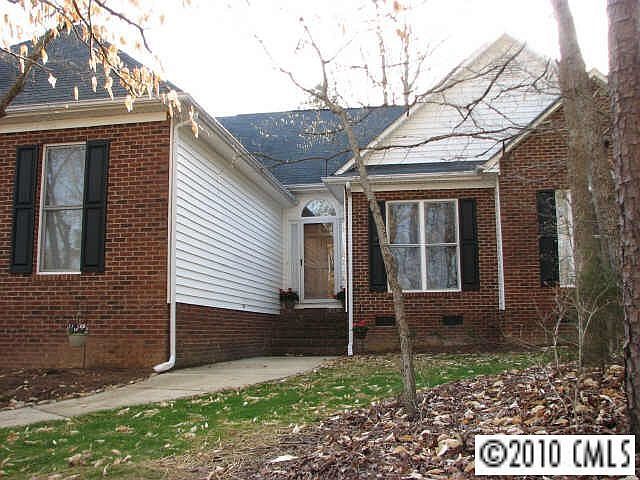 1st image of 6918 Live Oaks Ln