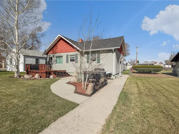 120 4th Ave W, Culbertson, MT 59218