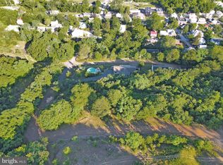 William St, Berkeley Springs, WV 25411