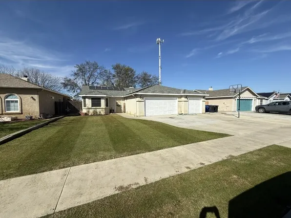 455 Westgate Pl, Lemoore, CA 93245