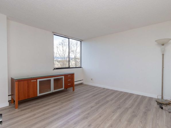 2 bedroom rental in Vancouver — photo 2