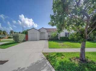 10702 SW 166th Ter, Miami, FL 33157