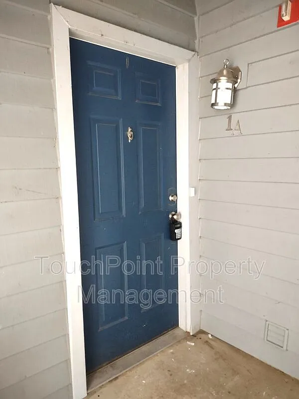 1 bed, 1.0 bath, 523 sqft, $1,350 — Photo 2