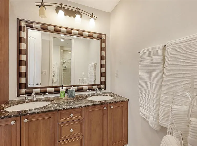 235 Cocoanut Ave #128E — Photo 40