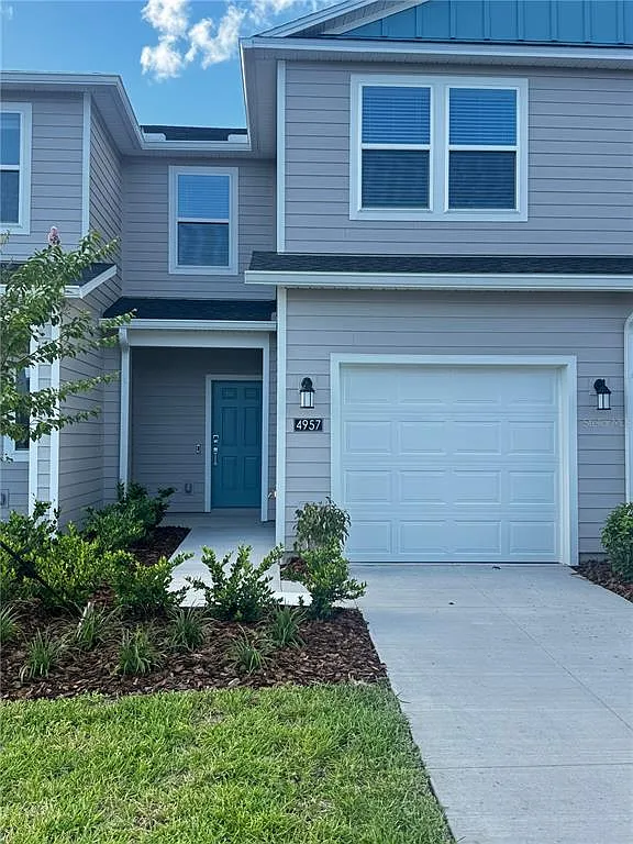 3 bed, 2.5 bath, 1339 sqft, $1,700 — Photo 1