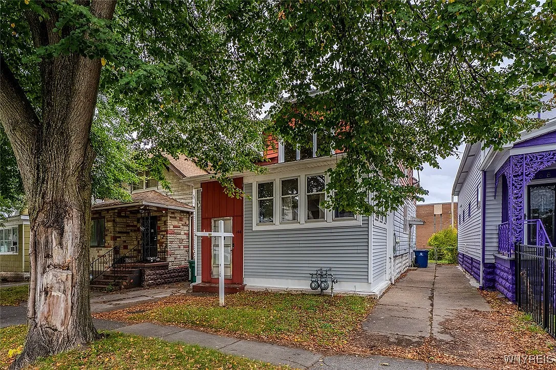 566 Doat St photo 1