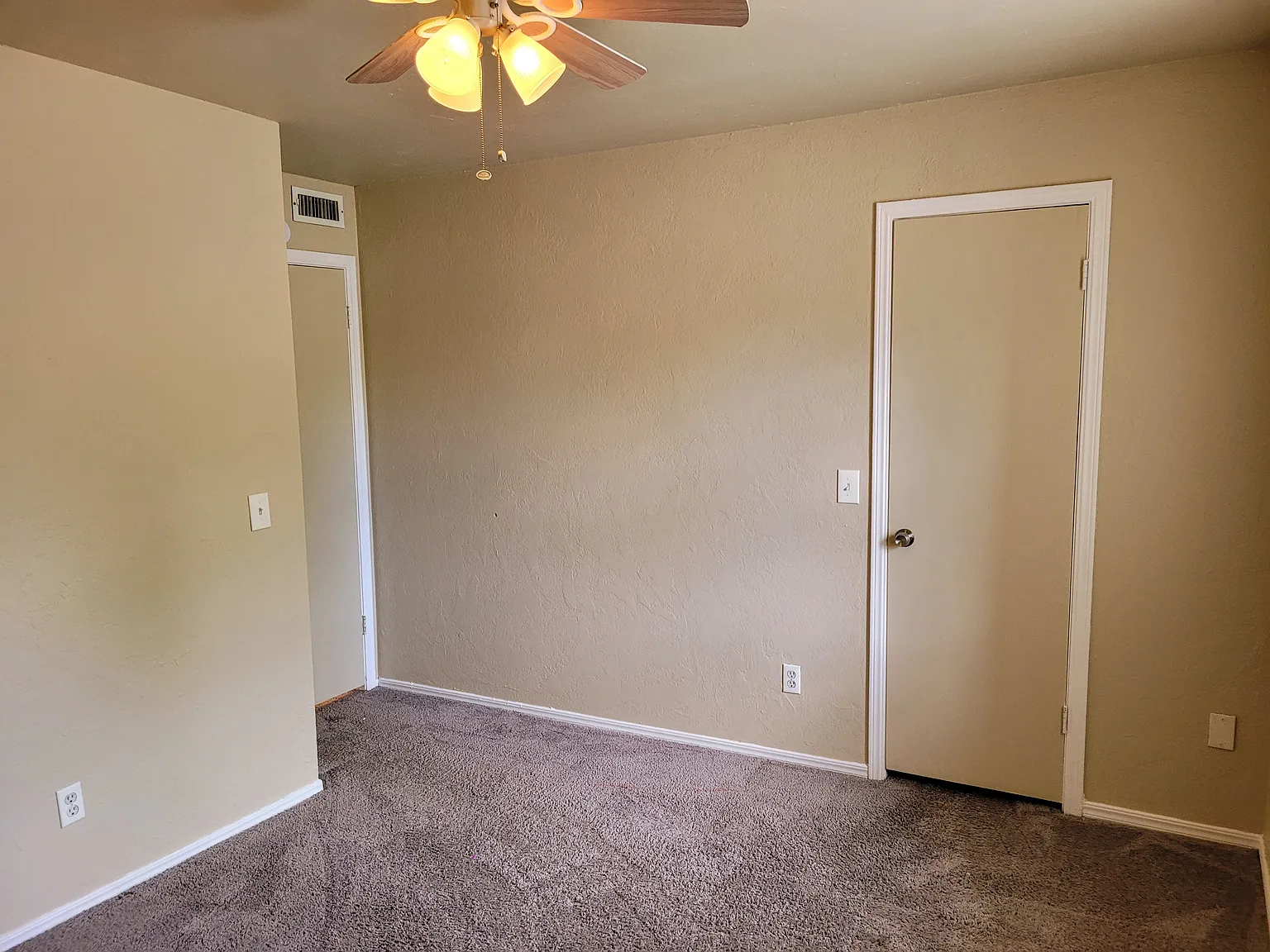 2 bed, 741 sqft, $950 — Photo 4