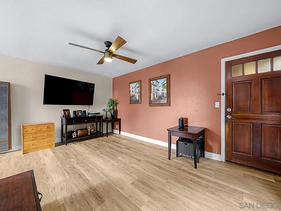 5th image of 4050 46th St Unit 8