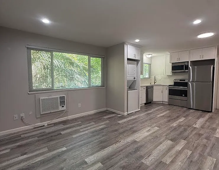 1818 P St #6 — Photo 2