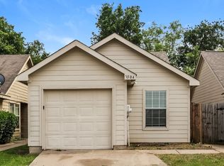 1504 Pine Ln, Fort Worth, TX 76140