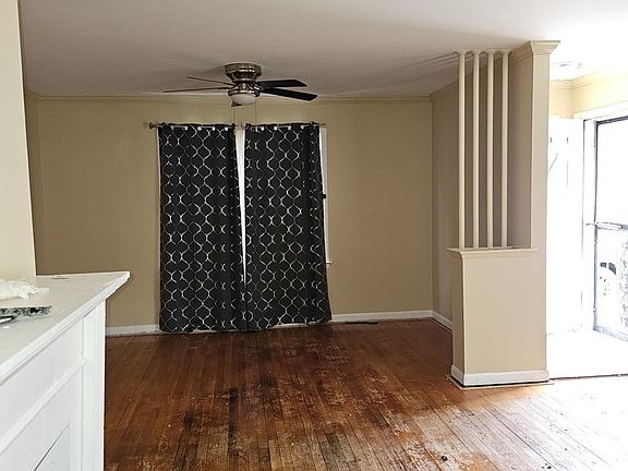 5th image of 656 E 160th Pl