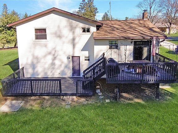 4th image of 2978 Sandy Lake Rd