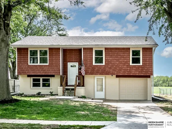 303 Gladys Ave, Yutan, NE 68073