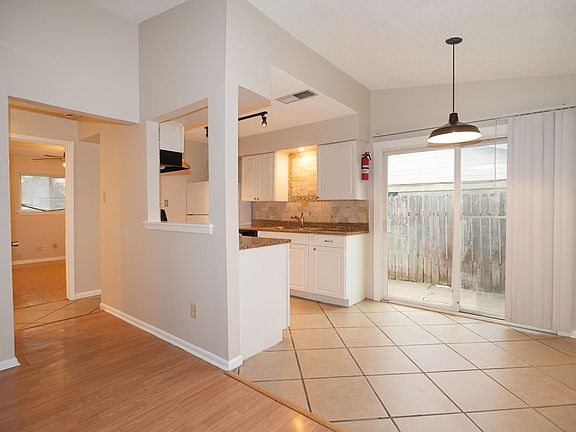 5th image of 11209 Renel Dr #B