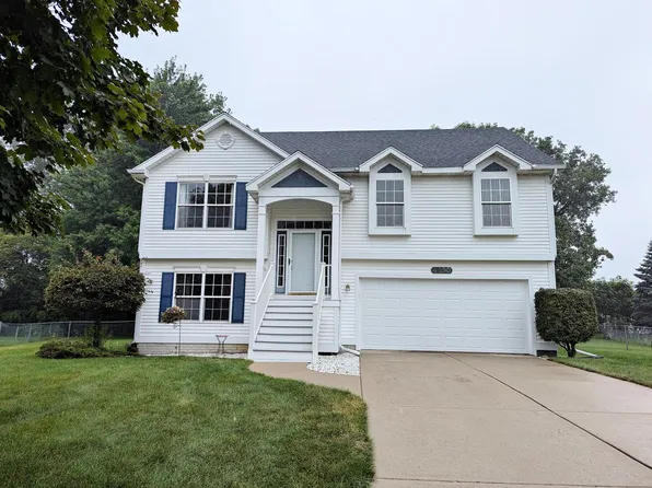 4090 Big Rock Ct, Grand Blanc, MI 48439