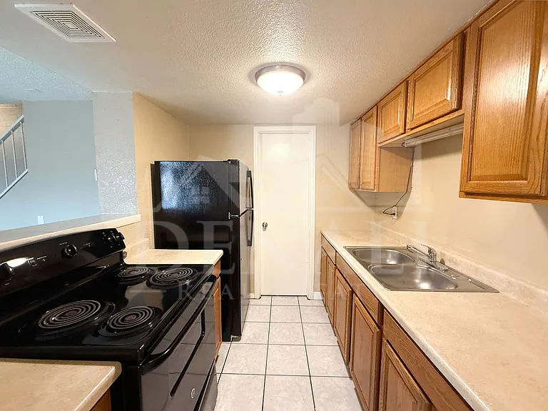 4514 E Riverside St — Photo 6
