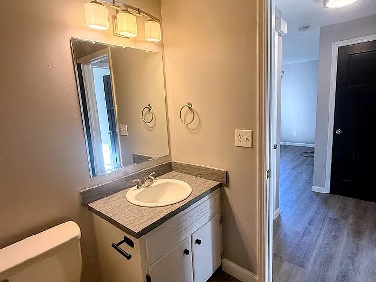 5224 S Main St — Photo 8