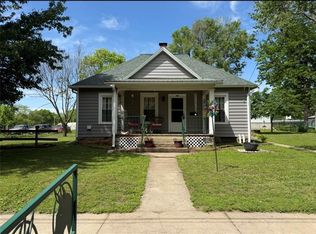 207 Phelps St, Windsor, MO 65360